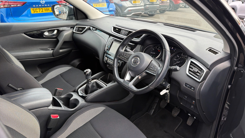 Nissan Qashqai 1.3 DiG-T Acenta Premium 5dr Petrol Hatchback